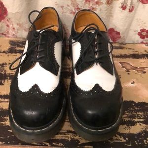 Dr Martens smooth black/white brogue